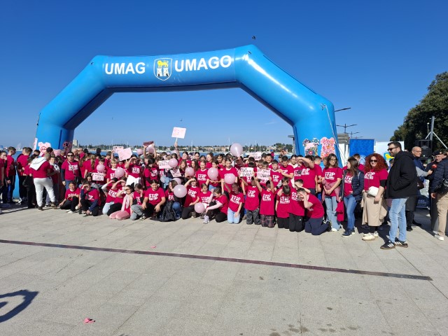 Istarska policija obilježila edukativno-sportski Dan ružičastih majica u Umagu